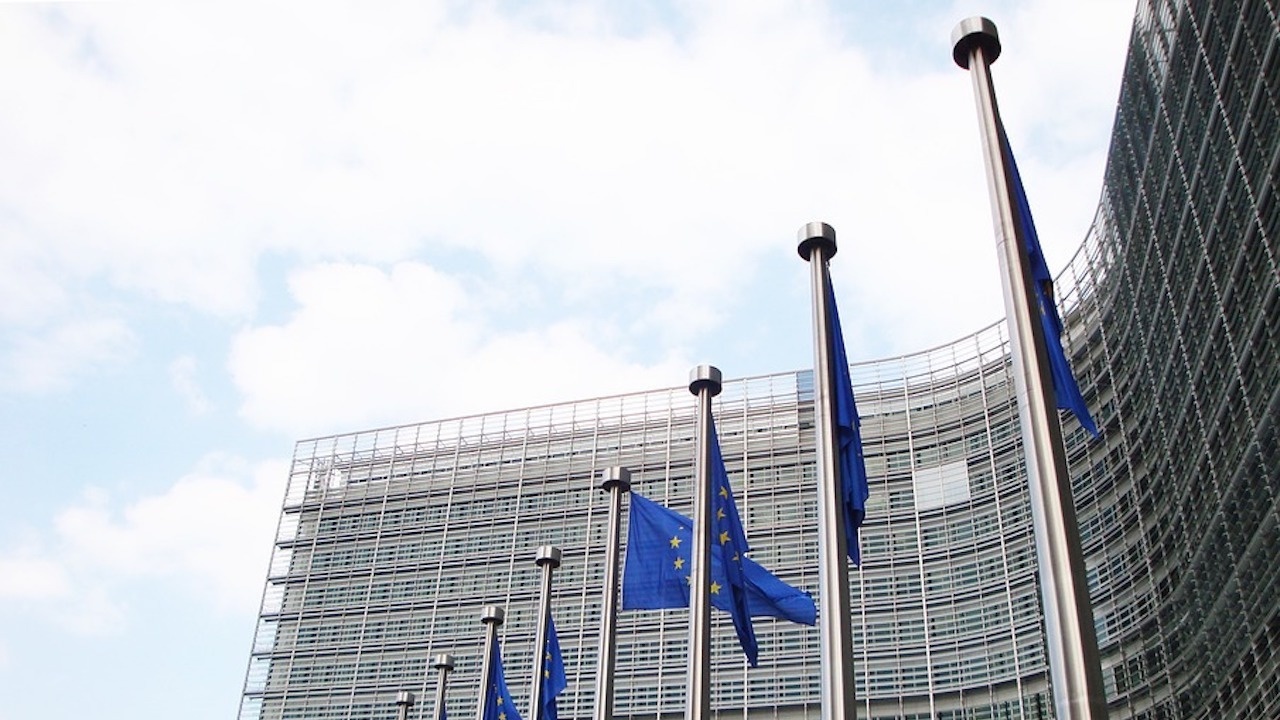 ЕС определи доклада на СЗО за произхода на коронавируса като "полезна първа стъпка", САЩ и техни съюзници изразиха безпокойство 