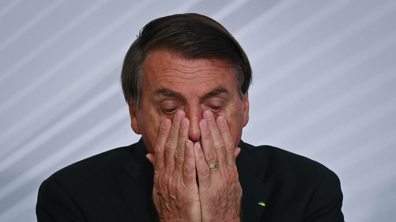След оставки на висши военни бразилският президент е изправен пред тежка криза