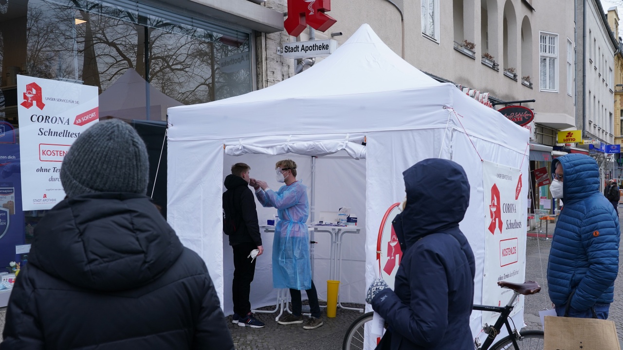 Германия регистрира над 25 000 нови случая на коронавирус