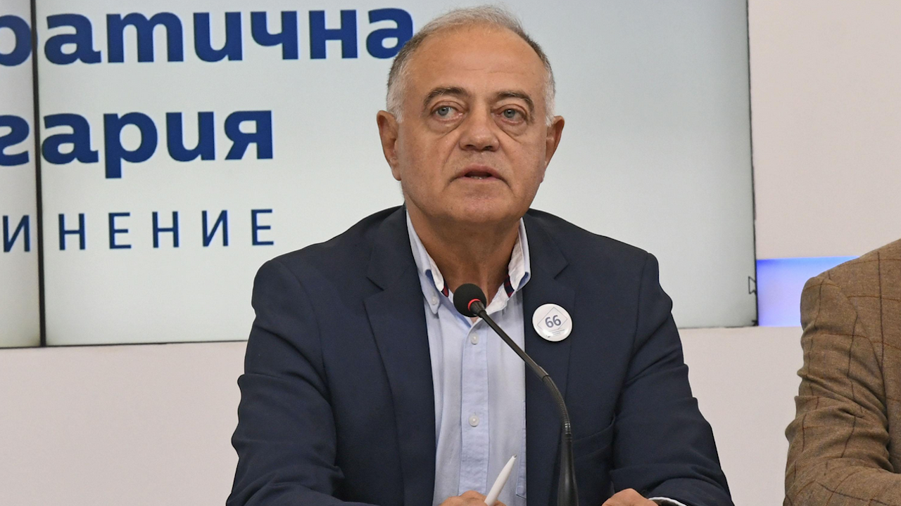 Атанас Атанасов: Рискуваме да влезем в конституционна криза