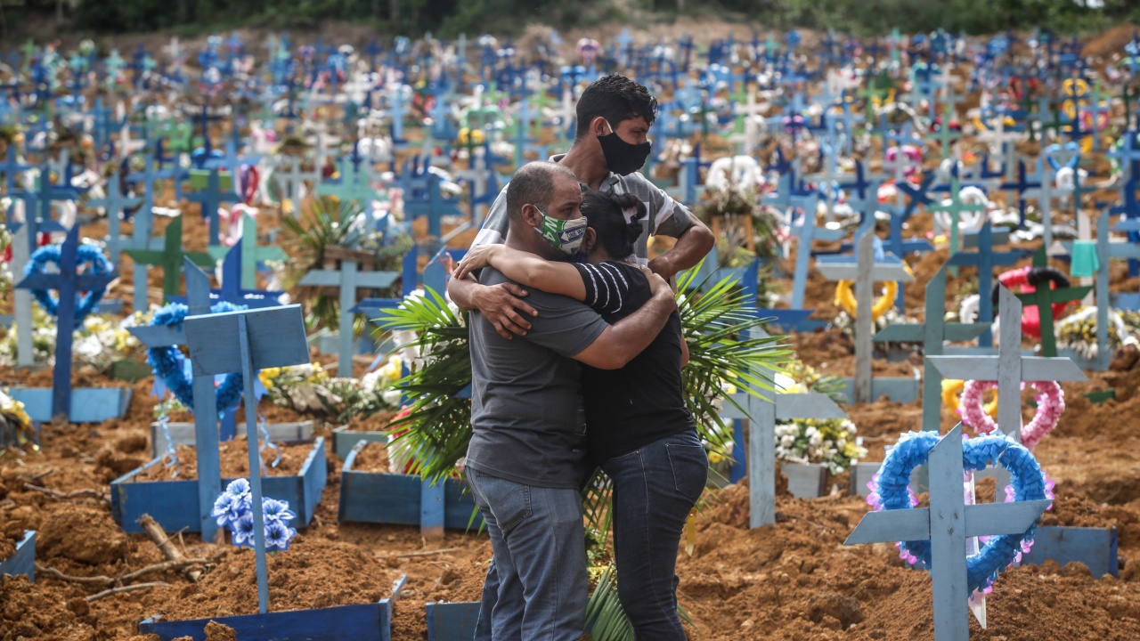Броят на загиналите от COVID-19 в Бразилия надхвърли 400 000 