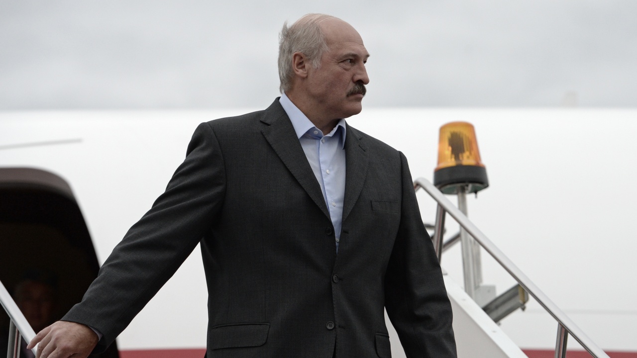 Лукашенко посочи причината за падането на военния самолет