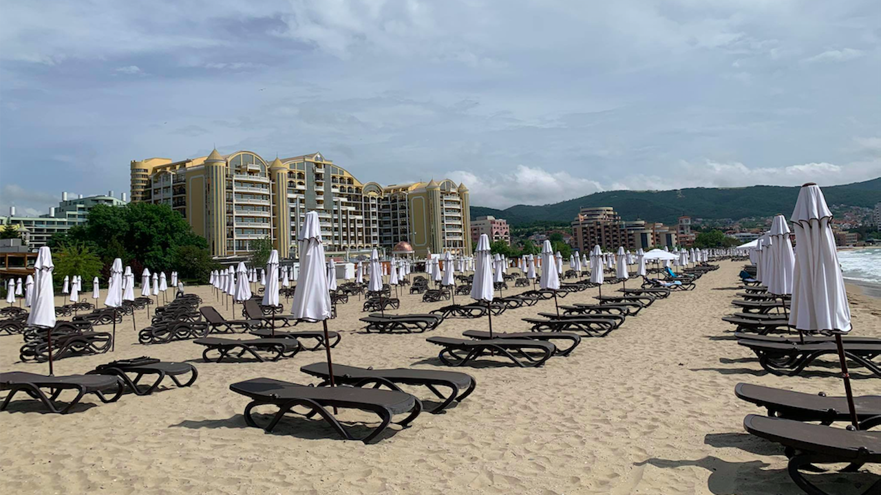 Плажовете в Слънчев бряг са готови за старт на летния сезон