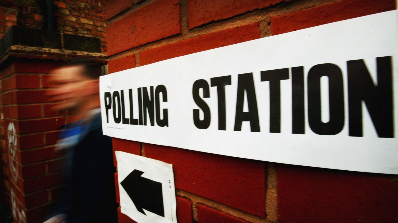 Великобритания ще премахне ограниченията на правото за гласуване за британците, живеещи в чужбина