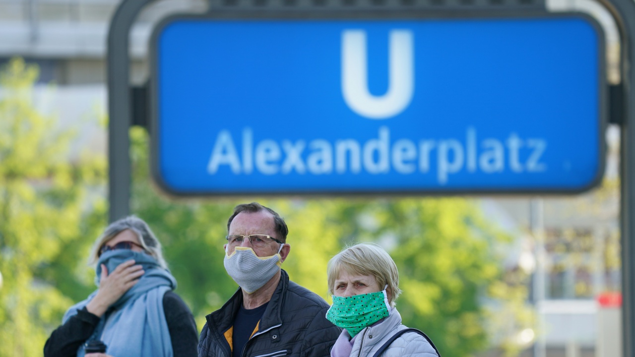 Повече от половината германци са недоволни от действията на властите за борба с пандемията, показва проучване