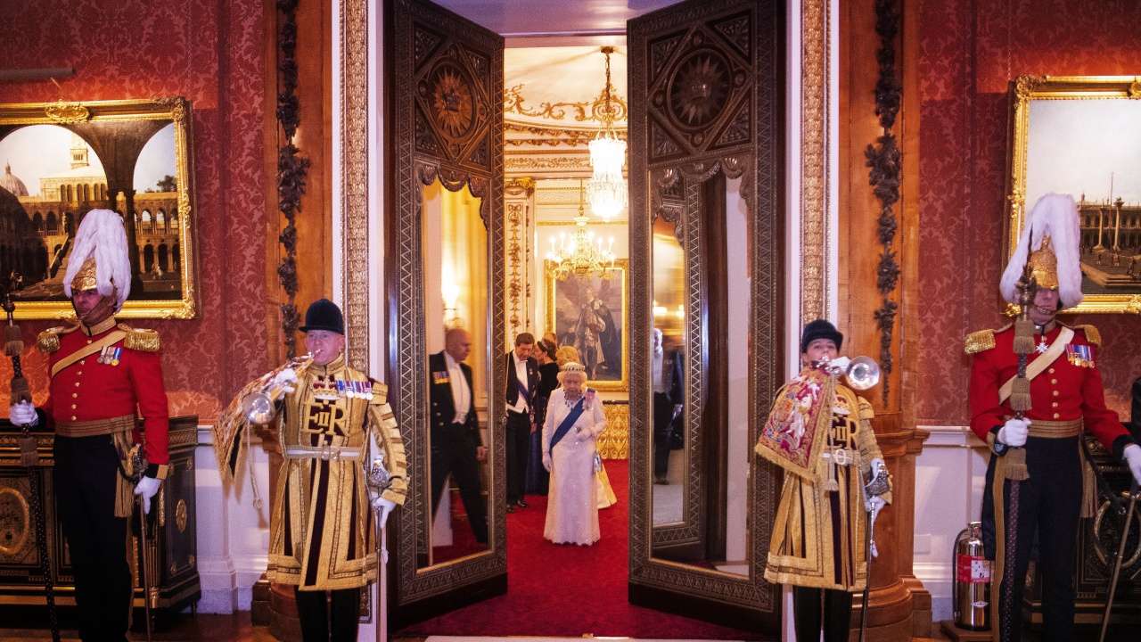 Бъкингамският дворец отказвал длъжности на хора от малцинствата?