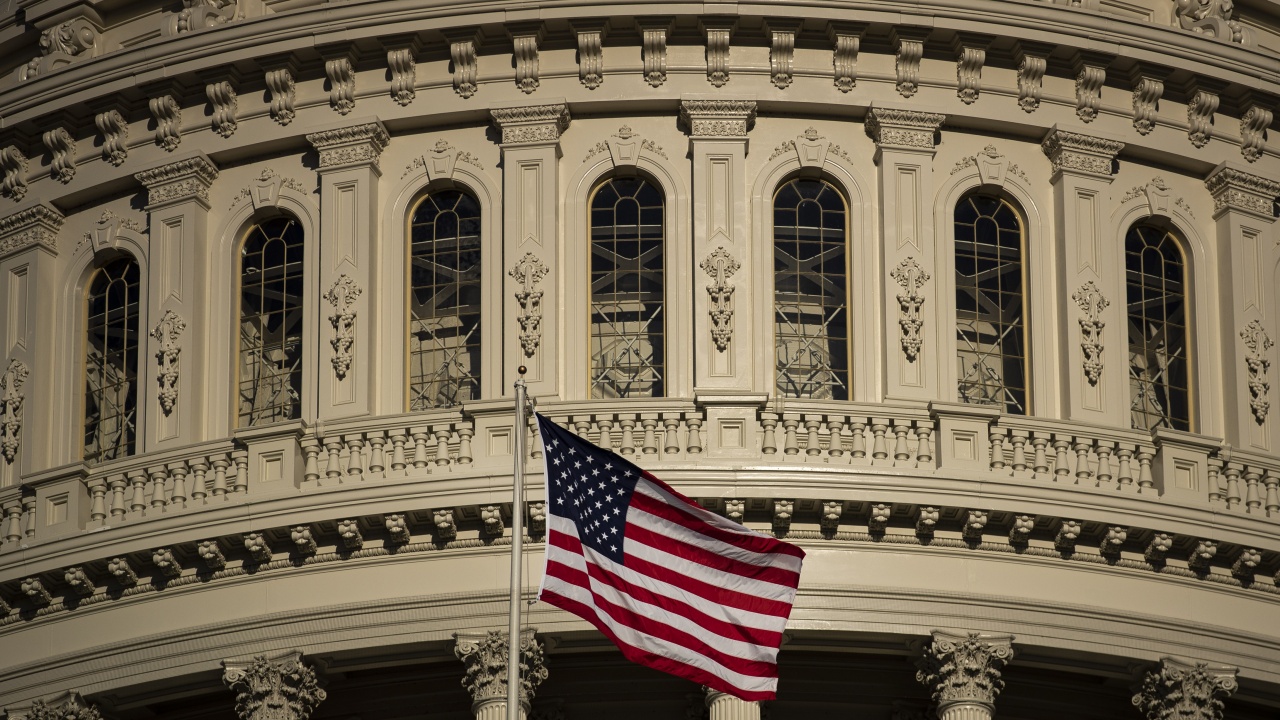 Сенатът на САЩ одобри законопроект за противопоставяне с Китай в техническата сфера