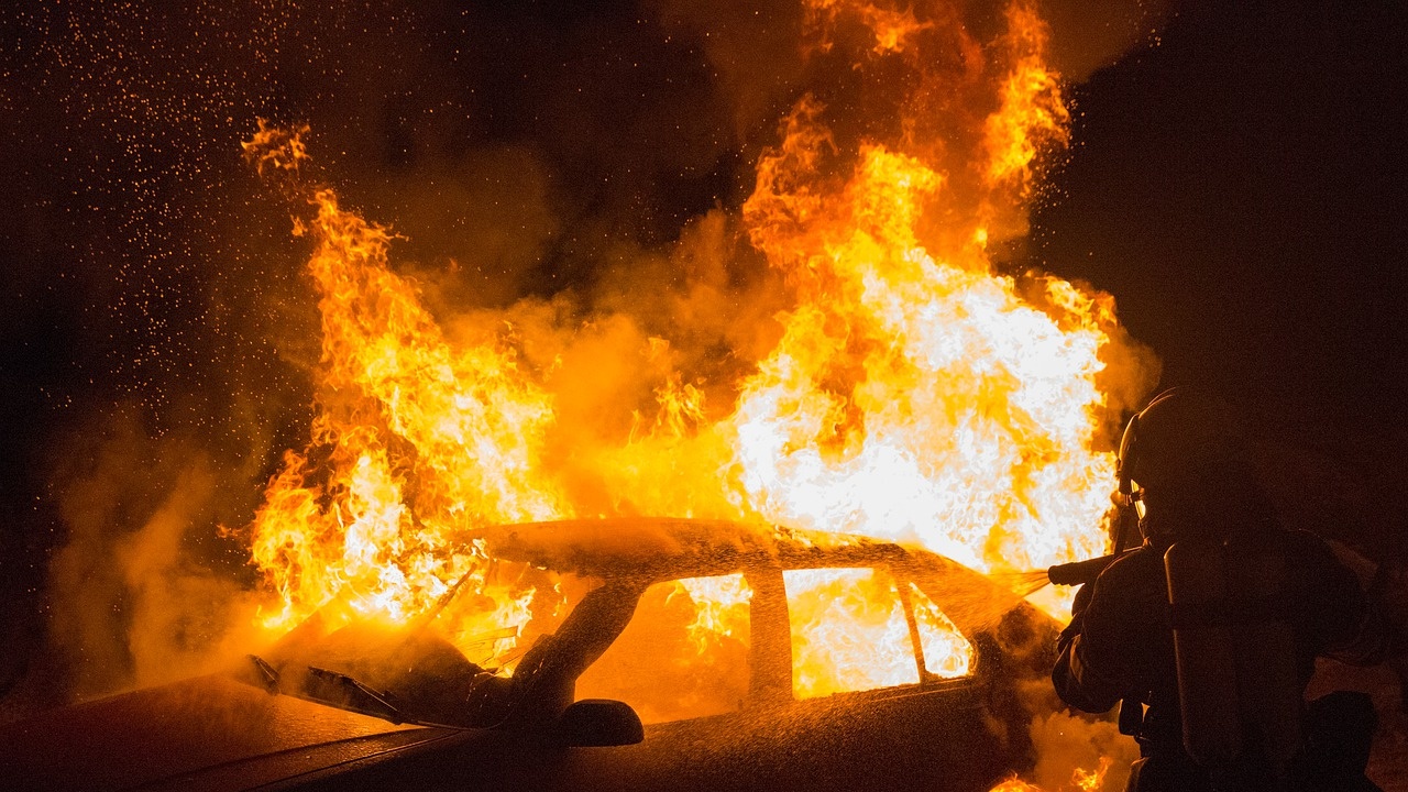 Лек автомобил е изгорял при пожар във Видин