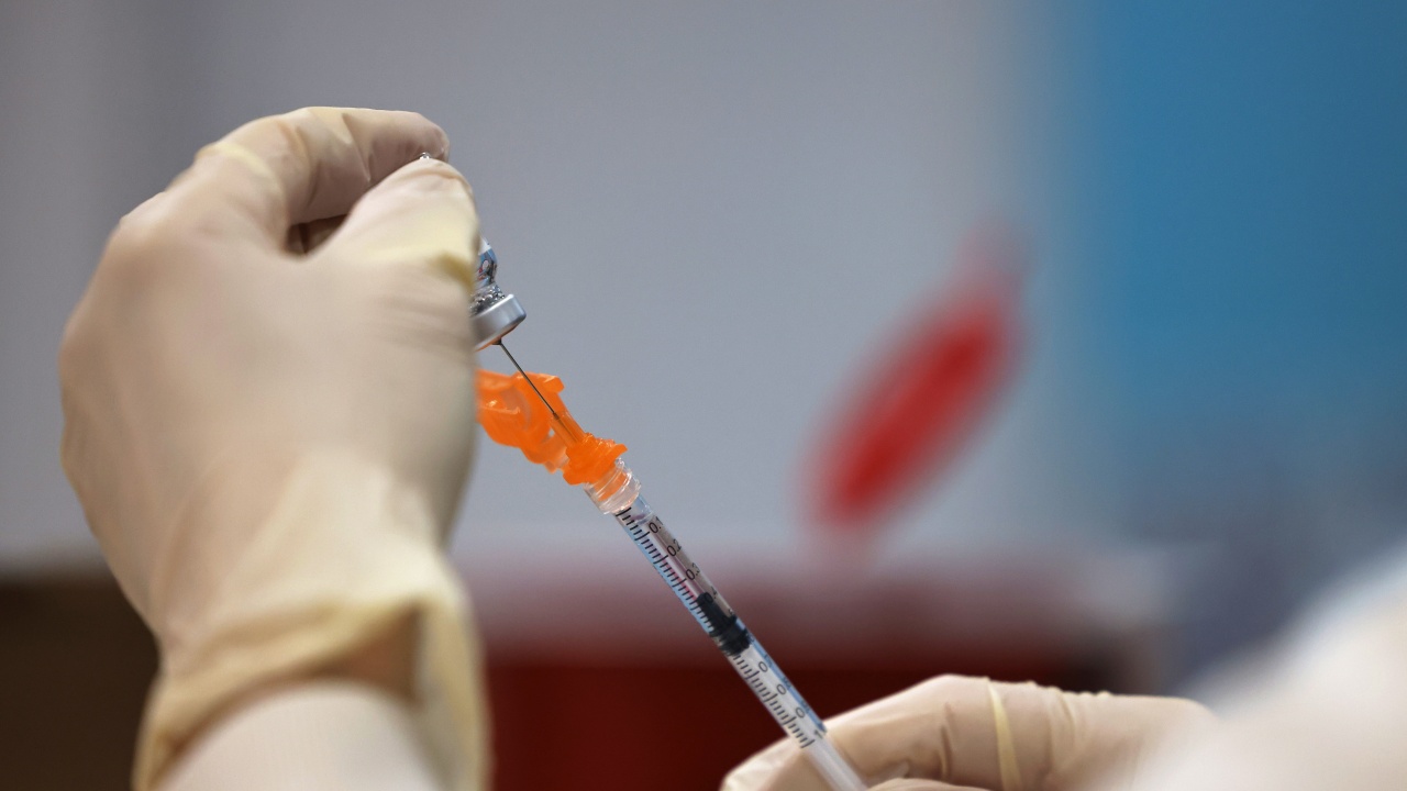 Над 13 000 са поставените ваксини срещу COVID-19 през денонощието в страната 