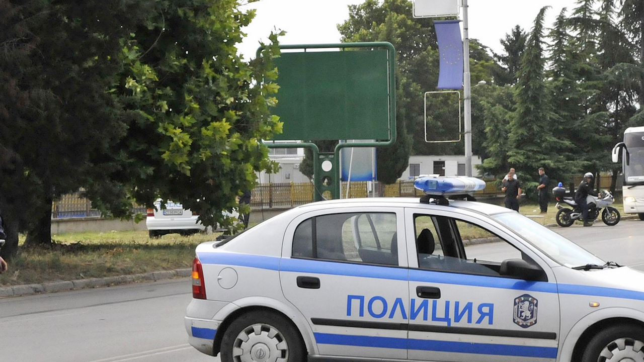 Мъж припадна след полицейска проверка в София