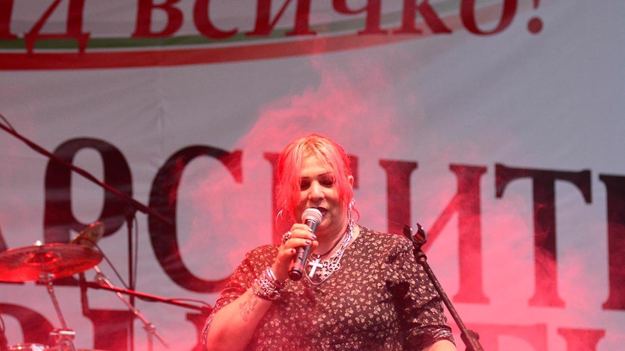 Патриотите: Милена Славова пя в защита на християнското семейство във Варна 