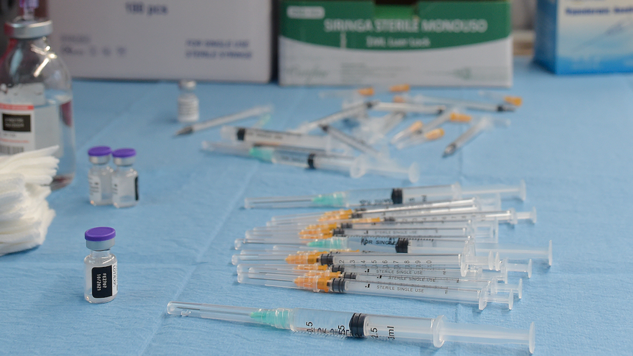 През уикенда: Мобилен кабинет за ваксинация срещу COVID-19 в Плевен