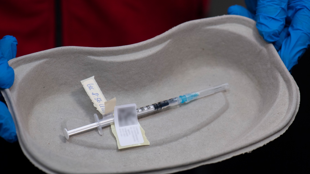 COVID-19 в България: Пет жертви и 8 538 поставени ваксини за денонощието 