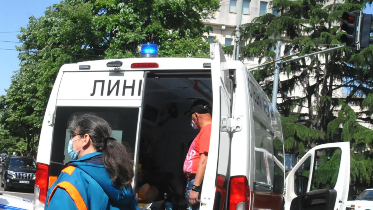 Кола блъсна 3-годишно дете в Бургаско