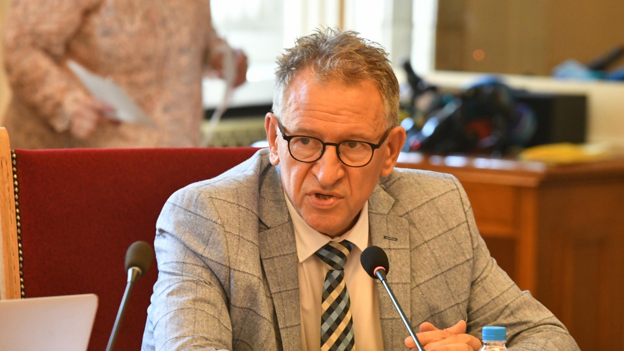 Министър Кацаров отговори на ВАП за предприетите действия за ограничаване на COVID-19