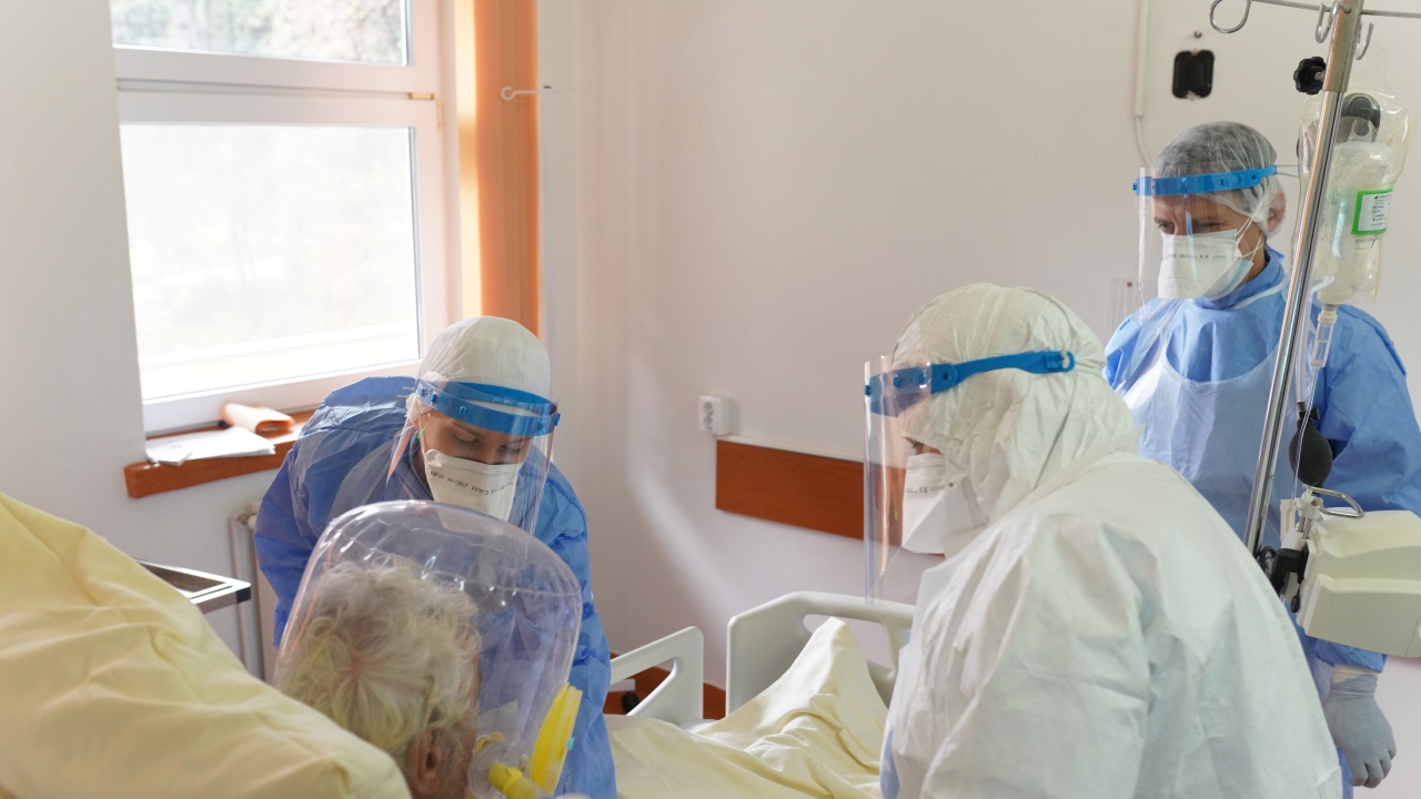 В област Сливен са хоспитализирани 128 болни от COVID-19