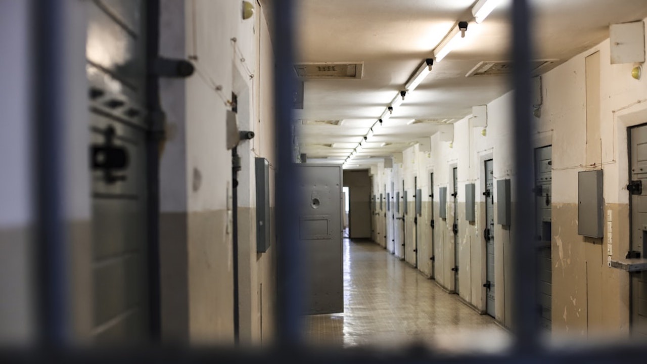 Трафикант на хора осъден на 10 г. затвор в Плевен