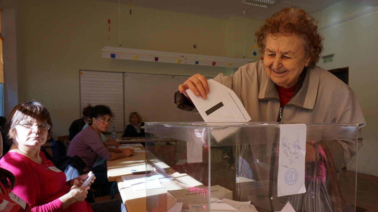 Избирателната активност на изборите в Арчар е малко над 36 процента към 17.30 часа