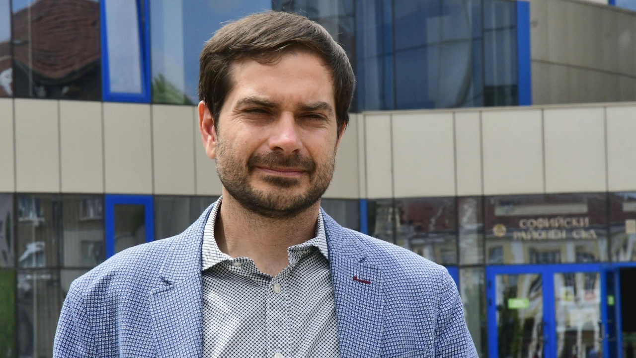 МВР: Използвана е сила при задържането на журналиста Димитър Кенаров
