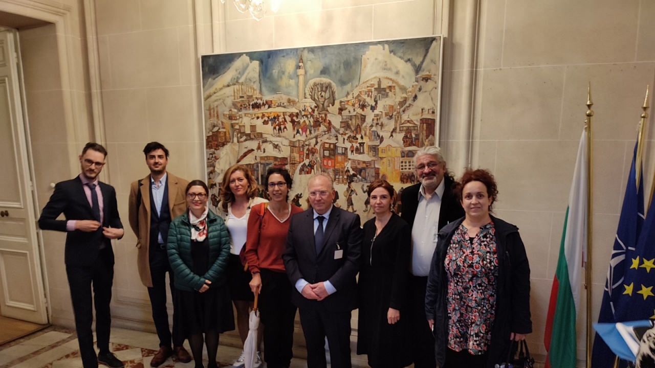 Външният ни министър се срещна в Париж с представители на българските общности