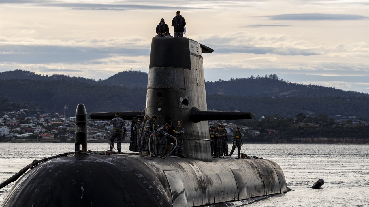  Американска ядрена подводница се сблъска с неидентифициран предмет в Южнокитайско море