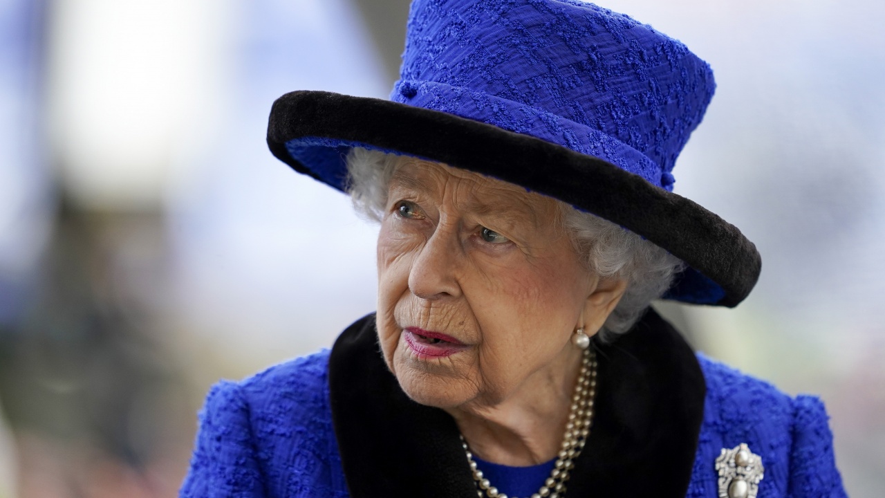 Кралица Елизабет II отказа наградата "Възрастен човек на годината"