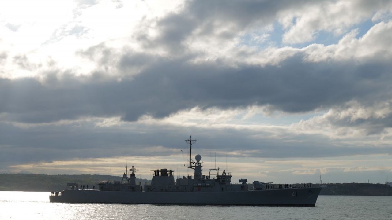 Фрегатата "Дръзки" участва в операция на НАТО в Средиземно море 