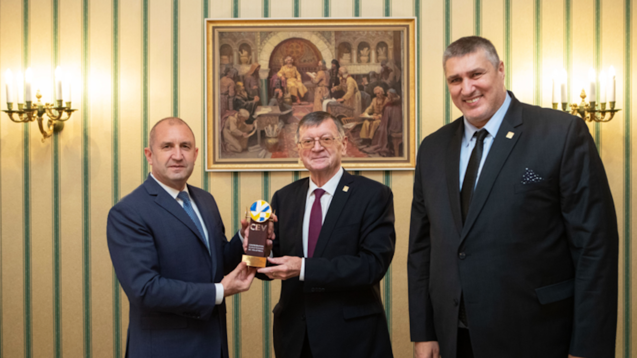 Румен Радев се срещна с президента на Европейската конфедерация по волейбол