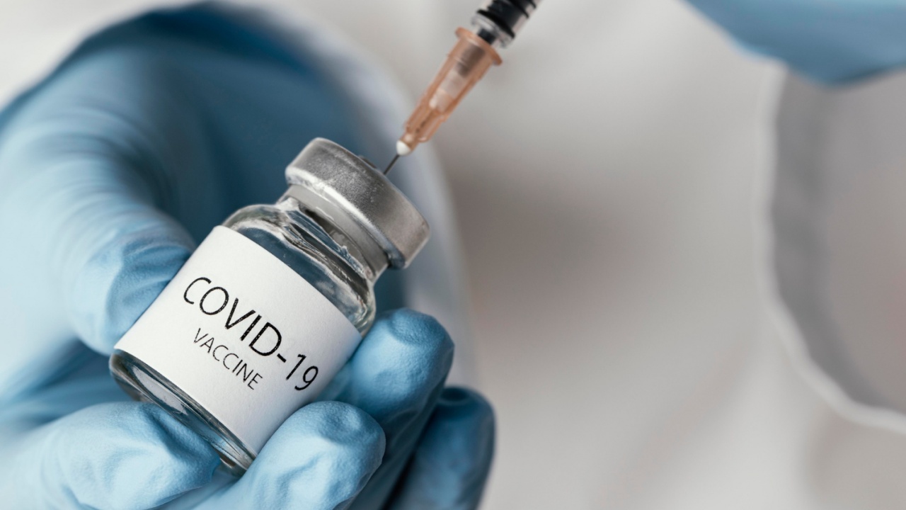 Ваксините срещу COVID-19 не действали? Да, ама не!