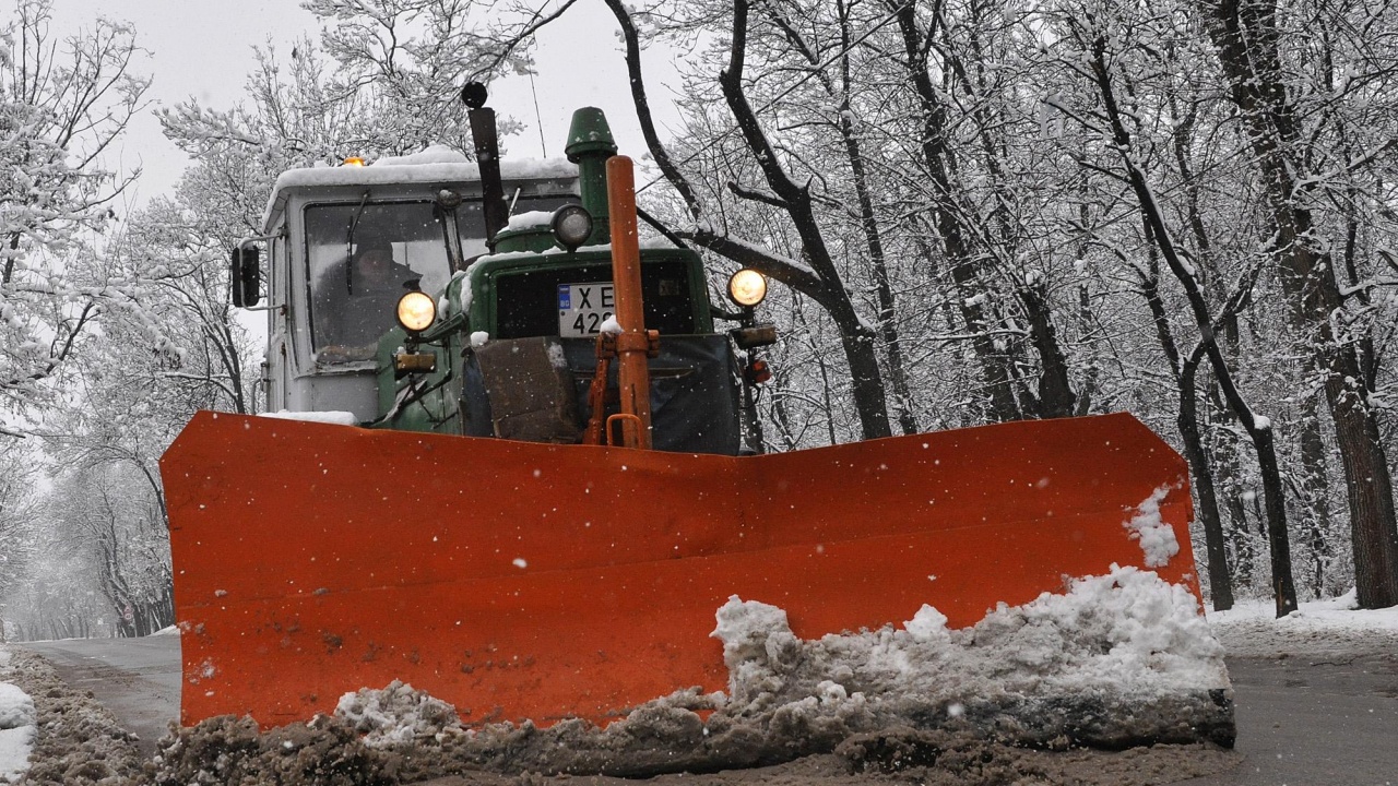 Сто машини ще чистят Пловдив през зимата