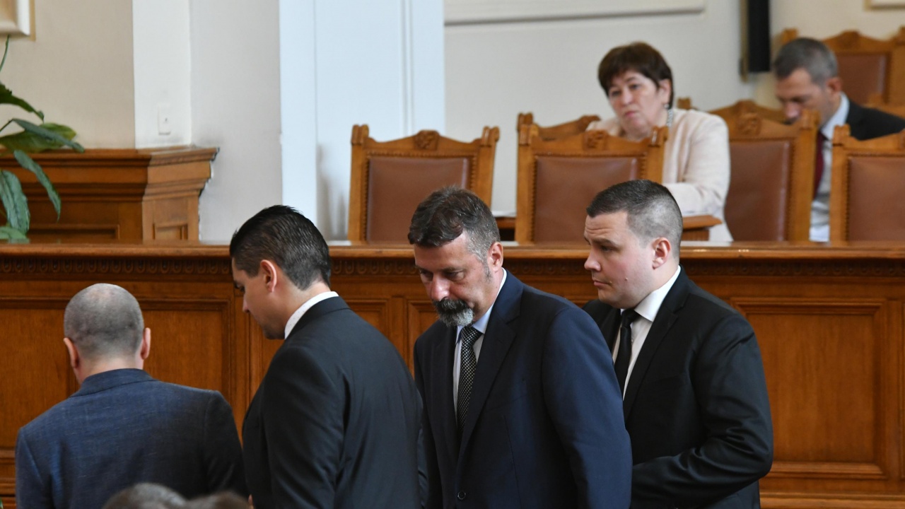 Филип Станев и Ивайло Вълчев от ИТН се отказаха от депутатските си места