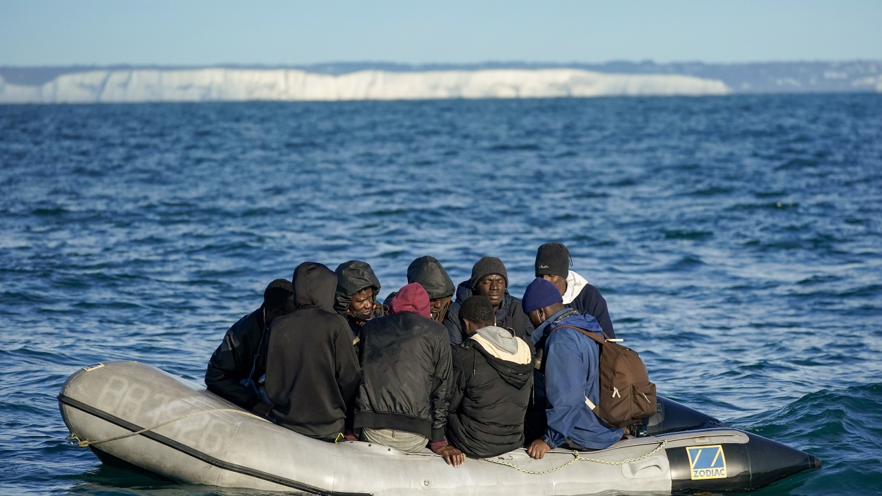 27 мигранти се удавиха в Ламанша
