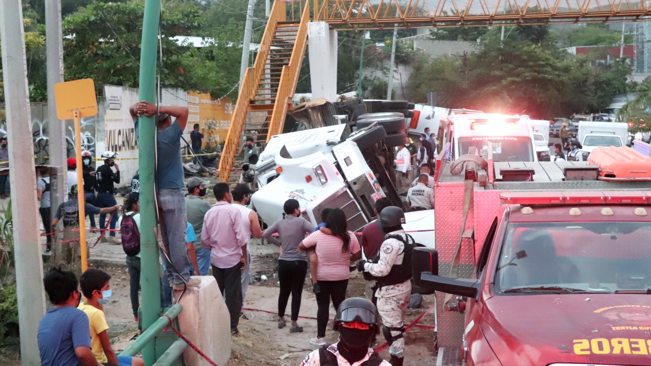 Зверска катастрофа в мексиканския щат Чиапас: Най-малко 49 жертви (18+)