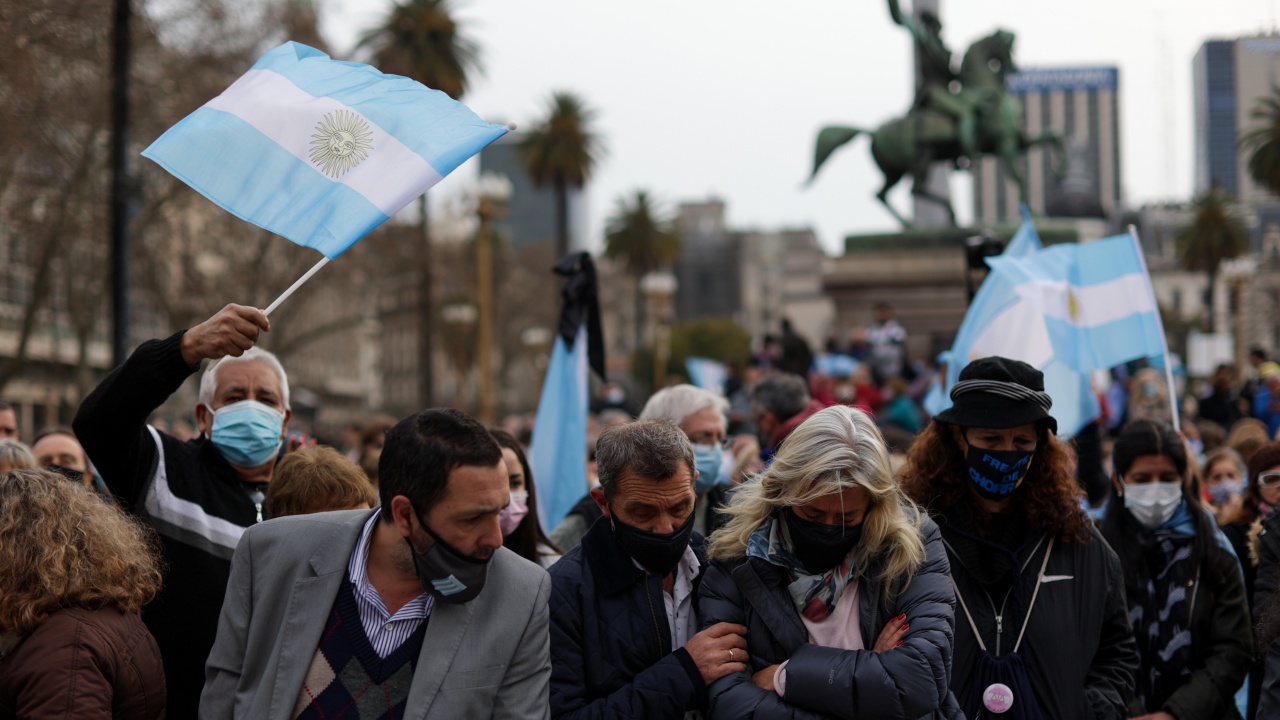 Протести в Аржентина заради предоговарянето на дълга на страната