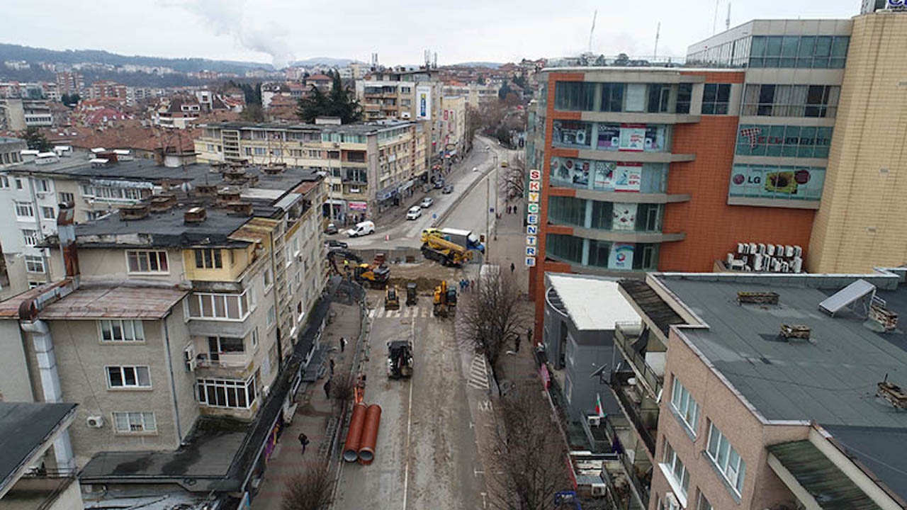 Нов ВиК колектор спасява от наводняване сгради в центъра на Велико Търново
