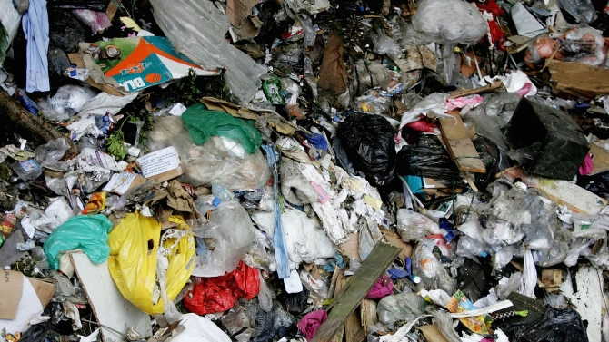 ЕС забранява от днес 1 януари износа на пластмасови отпадъци