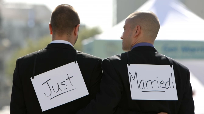 Над 70 хиляди е бил броят на женените гей двойки