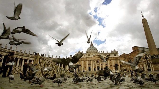Стотици птици са загинали след новогодишните зари в Рим съобщиха