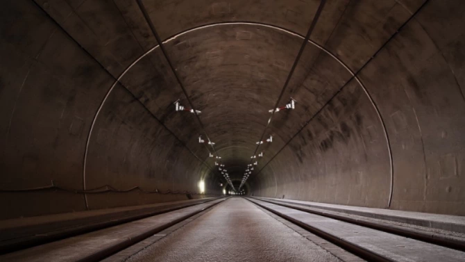 Временно е спряно осветлението в тунел Кочериново на АМ Струма