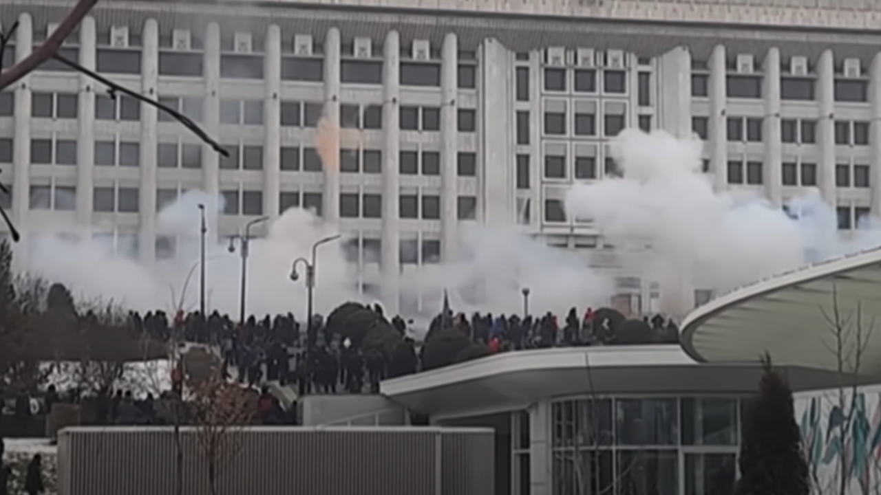 Над хиляда души са ранени при демонстрациите в Казахстан