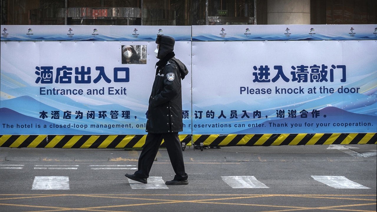 Пекин затяга мерките срещу коронавируса преди старта на олимпиадата