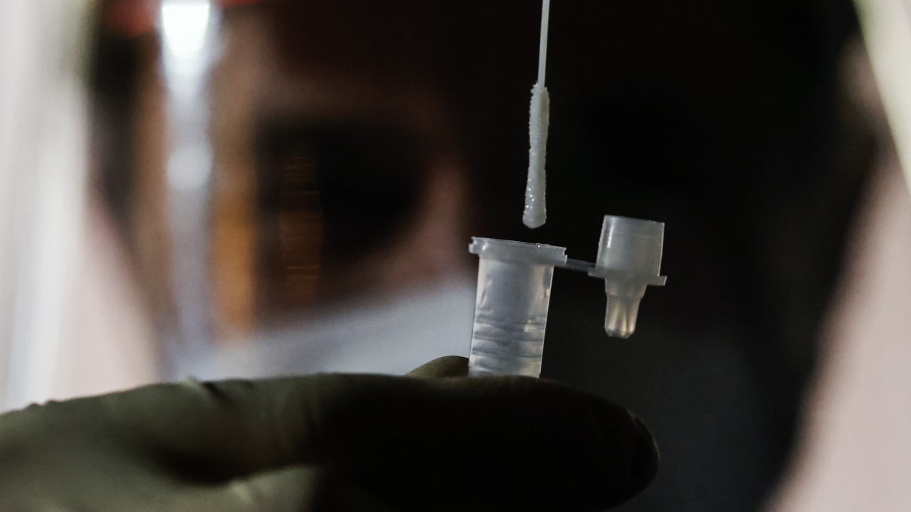 78% от новозаразените с коронавирус 9 996 българи не са били ваксинирани