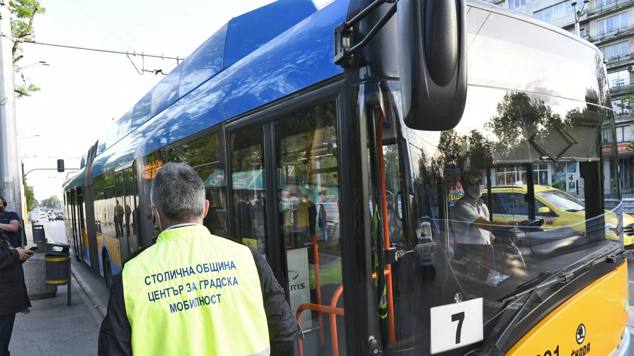 Засилени проверки за спазване на COVID мерките тече в градския транспорт на София