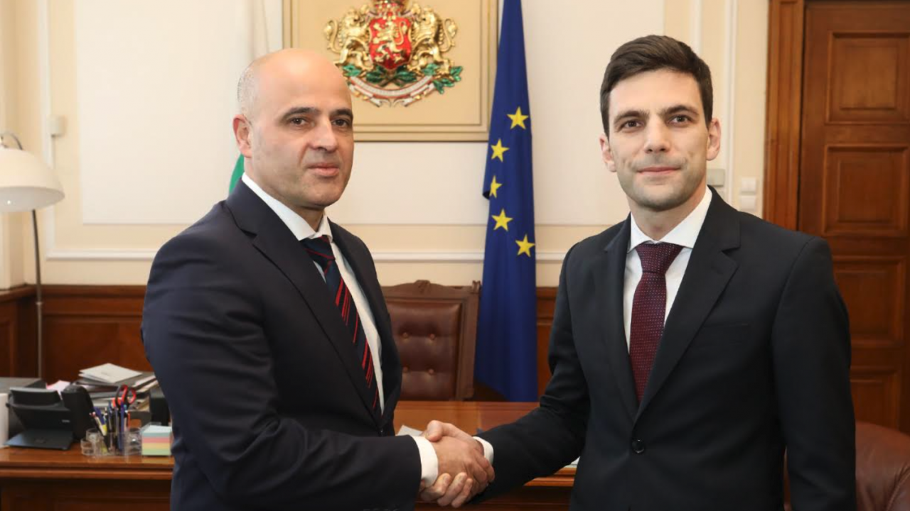 И председателят на НС разговаря с македонския премиер