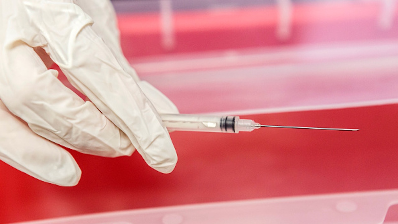 COVID ваксината "Турковак" предпазва от вариантите Алфа и Делта на коронавируса