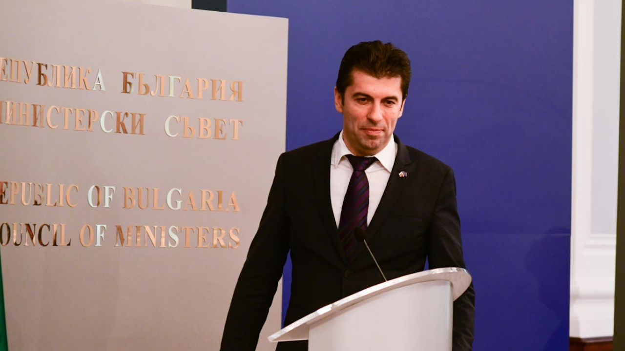 Петков към ГЕРБ: Не съм поемал ангажимент за отменянето на зеления сертификат
