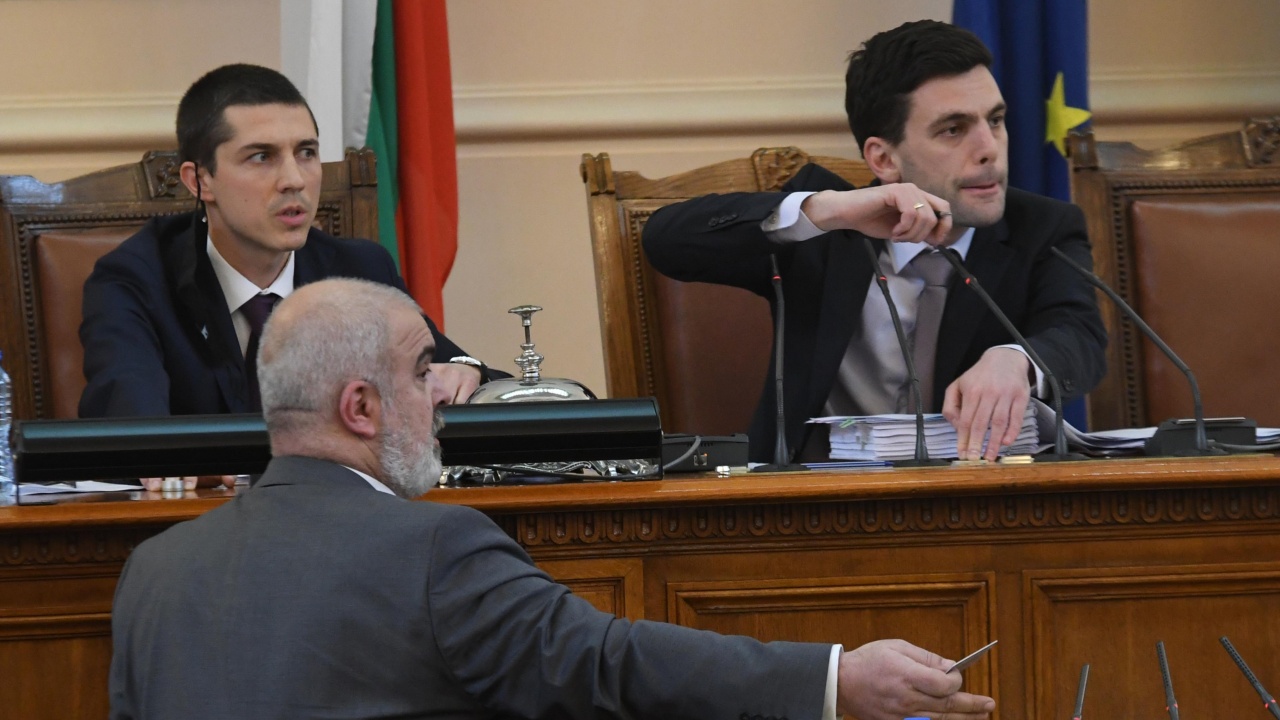 Депутатите гледат бюджета на ДОО