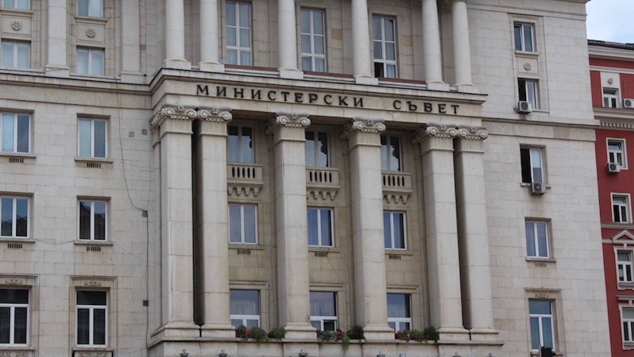 Влезе в сила заповедта на Кирил Петков за зелен сертификат в сградата на Министерския съвет 