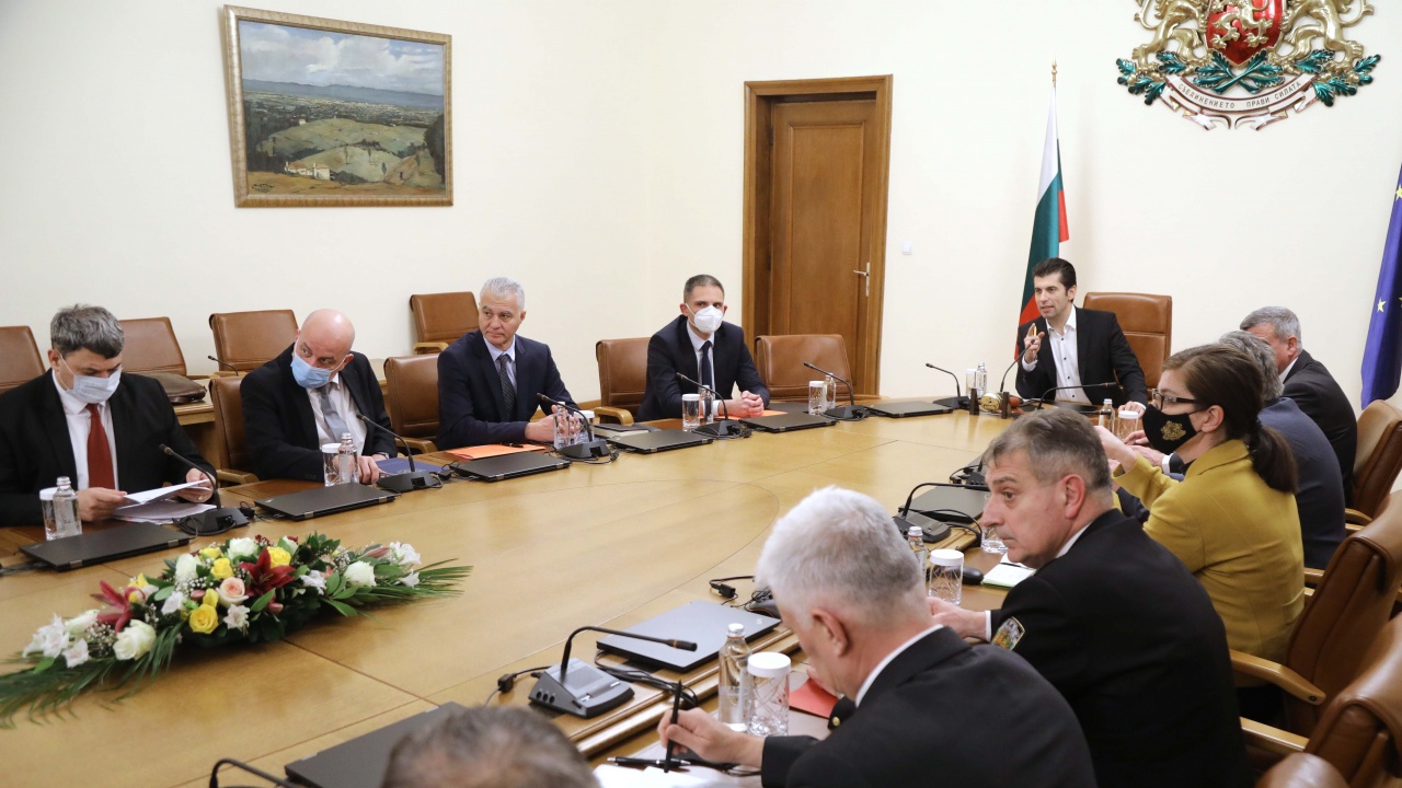 Премиерът Петков свика Съвета по сигурността заради напрежението между Русия и Украйна