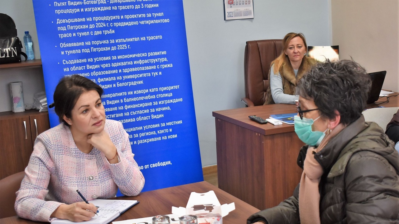 Зам.-председателят на НС Росица Кирова настоява за допълнителни средства за общините